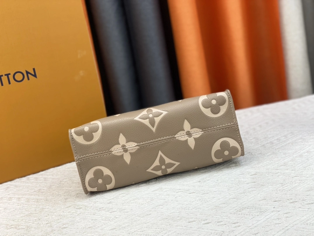 Louis Vuitton AAA Quality Handbags For Women Comfortable 403