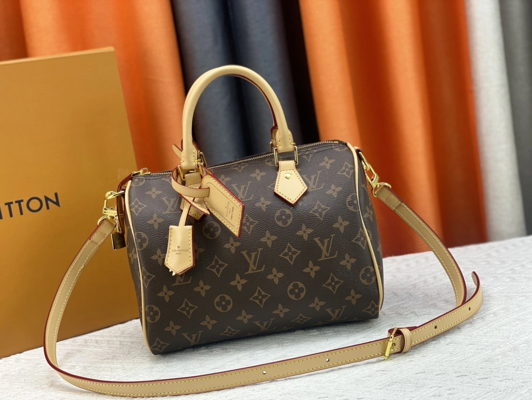 Louis Vuitton AAA Quality Handbags For Women Comfortable 7421