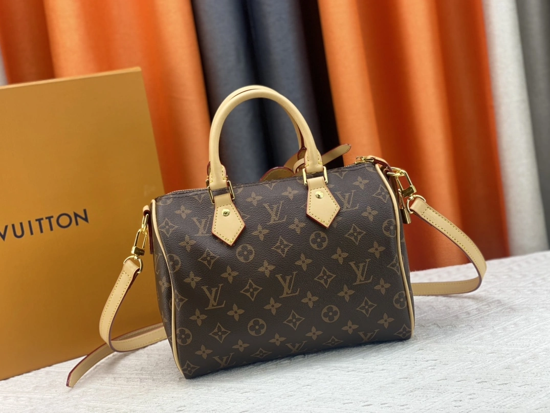 Louis Vuitton AAA Quality Handbags For Women Comfortable 7421