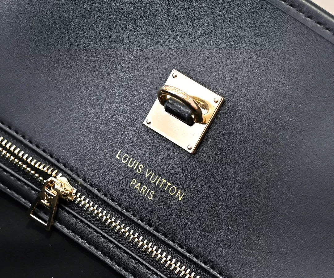 Louis Vuitton AAA Quality Handbags For Women Compact 9373