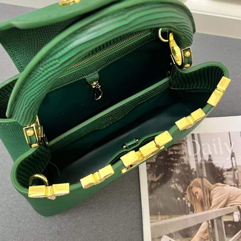 Louis Vuitton AAA Quality Handbags For Women Cozy 5069