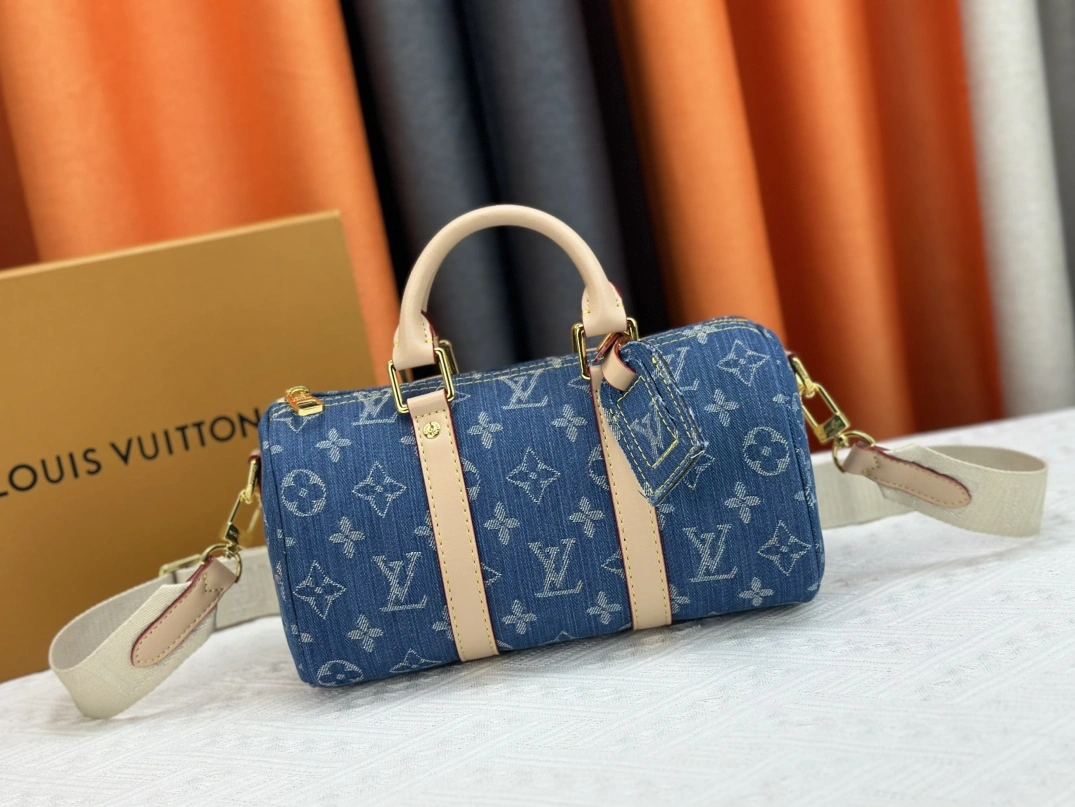 Louis Vuitton AAA Quality Handbags For Women Cozy 7627
