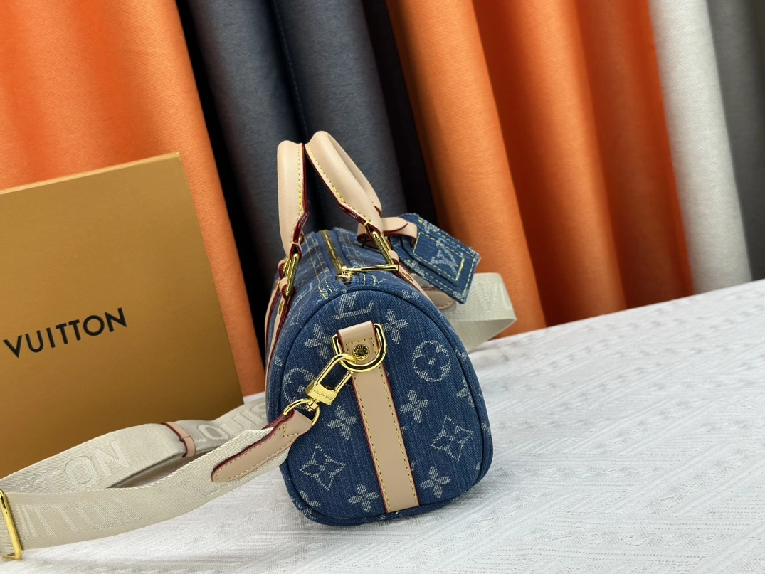 Louis Vuitton AAA Quality Handbags For Women Cozy 7627