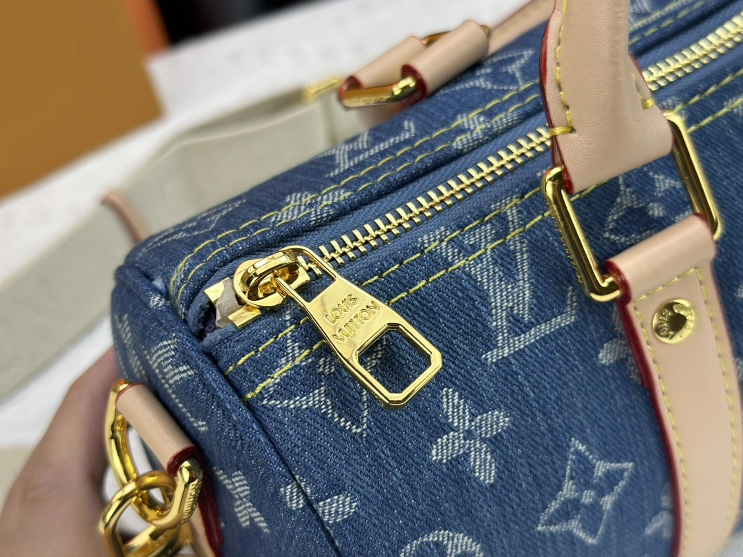 Louis Vuitton AAA Quality Handbags For Women Cozy 7627
