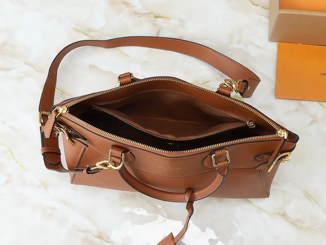 Louis Vuitton AAA Quality Handbags For Women DailyWear 6798