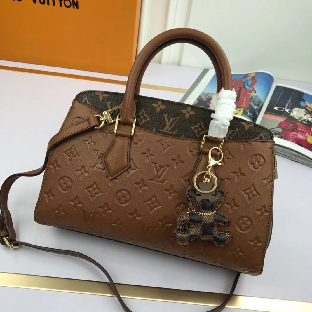 Louis Vuitton AAA Quality Handbags For Women DailyWear 7288