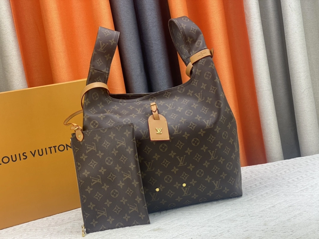 Louis Vuitton AAA Quality Handbags For Women Durable 7301
