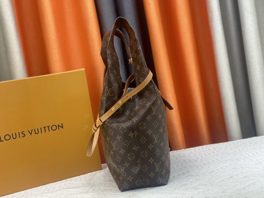 Louis Vuitton AAA Quality Handbags For Women Durable 7301
