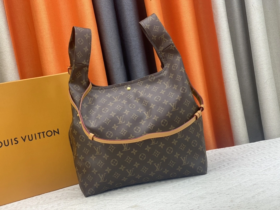 Louis Vuitton AAA Quality Handbags For Women Durable 7301