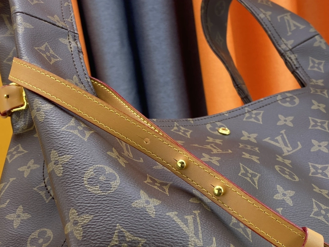 Louis Vuitton AAA Quality Handbags For Women Durable 7301