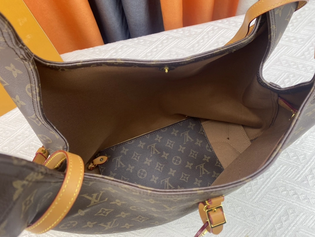 Louis Vuitton AAA Quality Handbags For Women Durable 7301