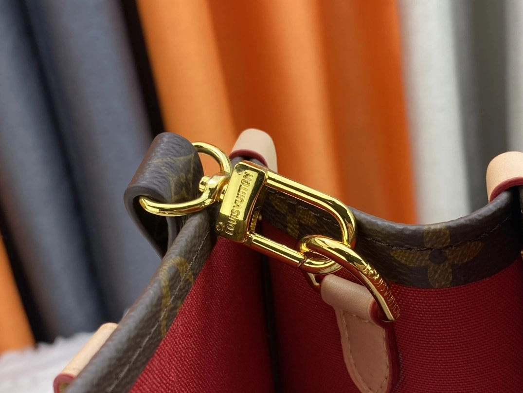 Louis Vuitton AAA Quality Handbags For Women EasyMatch 809