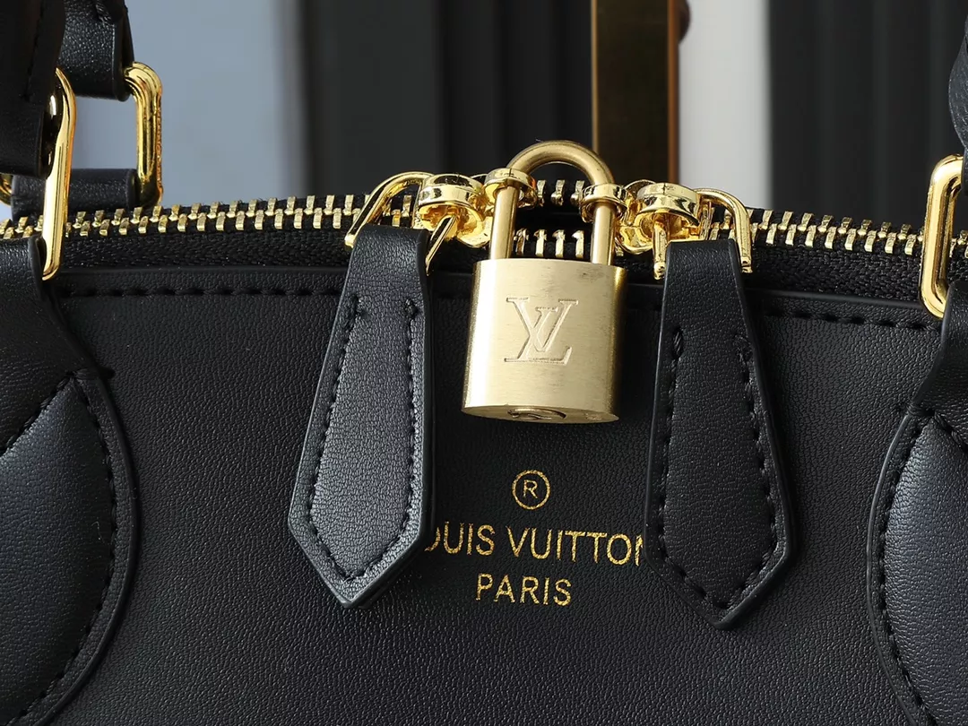 Louis Vuitton AAA Quality Handbags For Women EasyMatch 8171