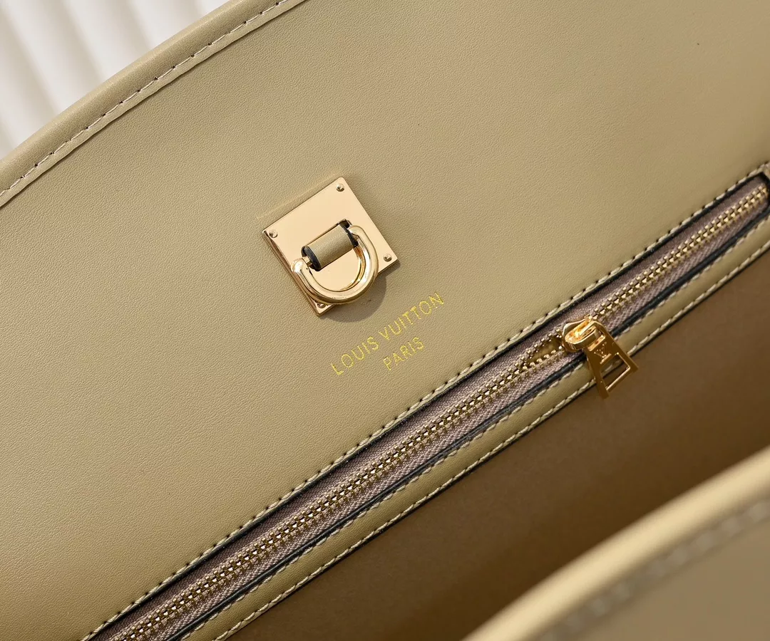 Louis Vuitton AAA Quality Handbags For Women Efficient 5375