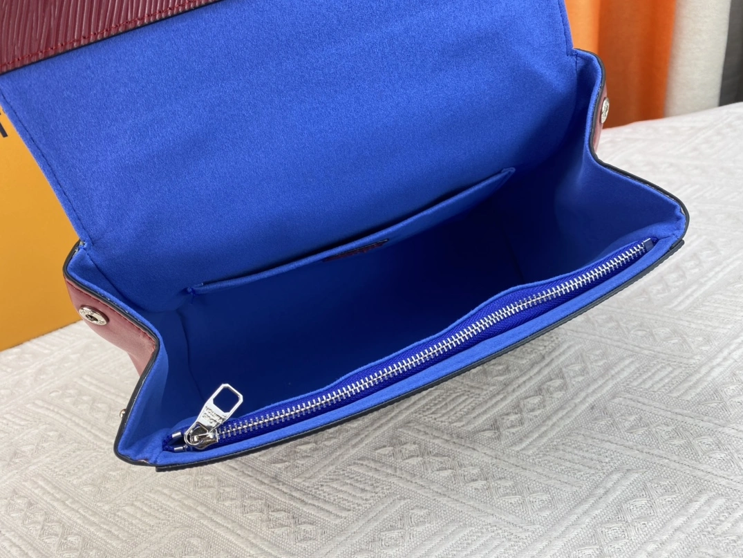 Louis Vuitton AAA Quality Handbags For Women Efficient 6698