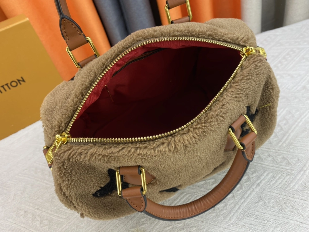 Louis Vuitton AAA Quality Handbags For Women Efficient 9566