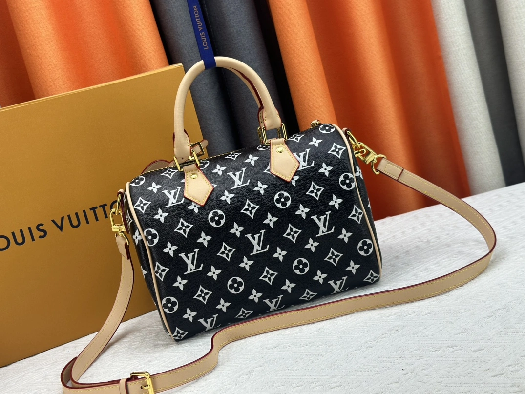 Louis Vuitton AAA Quality Handbags For Women Elegant 1747
