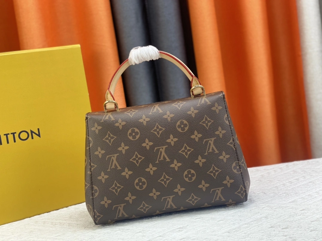 Louis Vuitton AAA Quality Handbags For Women Elegant 6347
