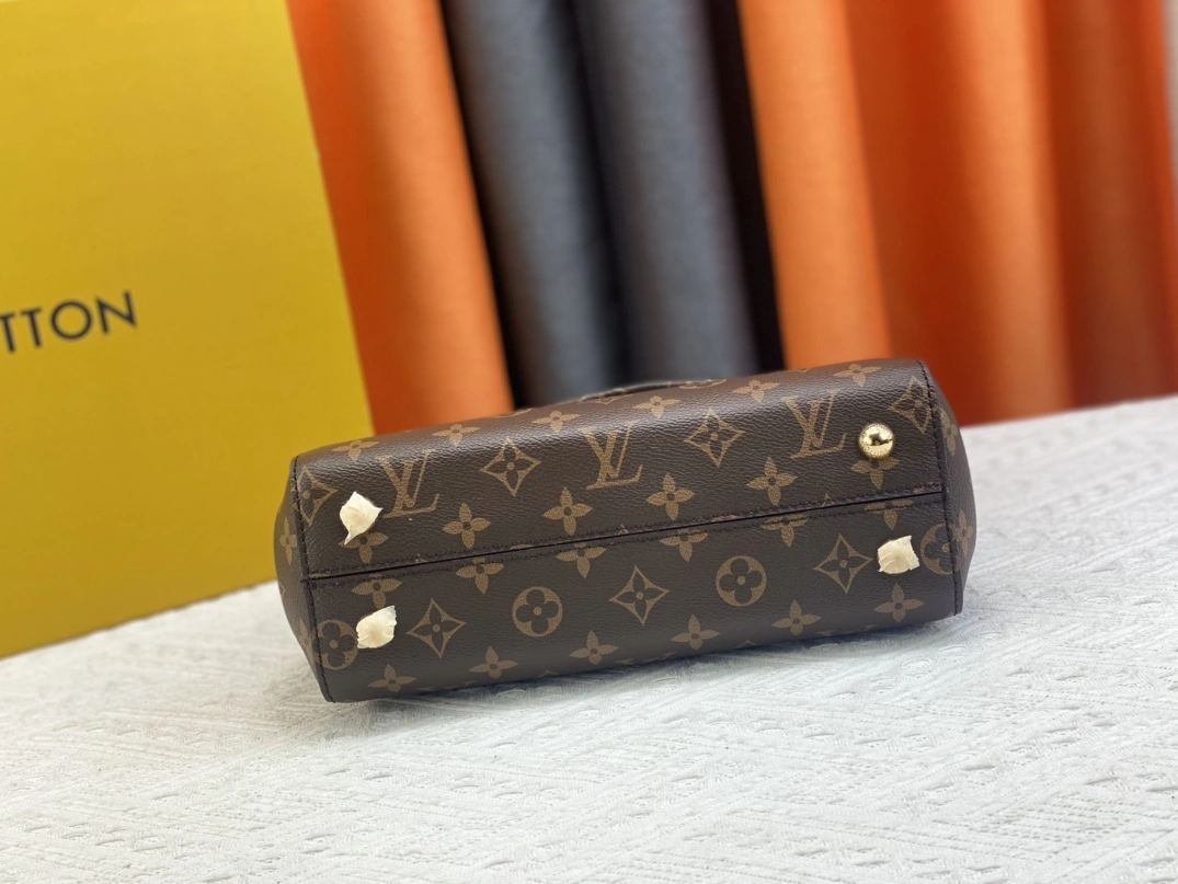 Louis Vuitton AAA Quality Handbags For Women Elegant 6347