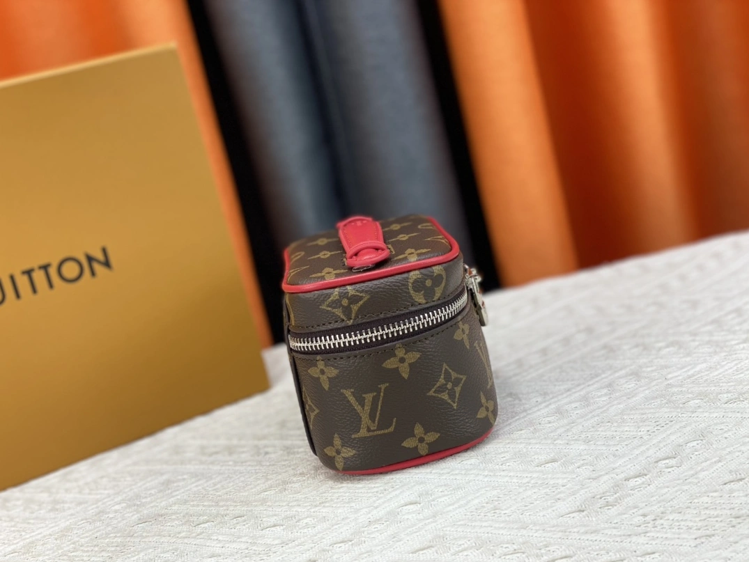 Louis Vuitton AAA Quality Handbags For Women Elegant 7034