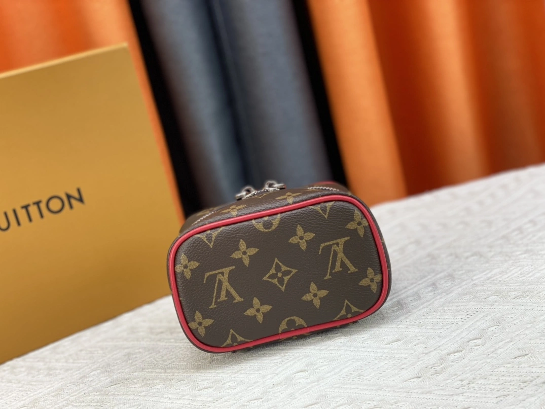 Louis Vuitton AAA Quality Handbags For Women Elegant 7034