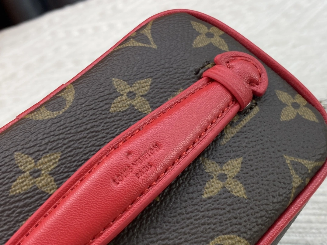 Louis Vuitton AAA Quality Handbags For Women Elegant 7034