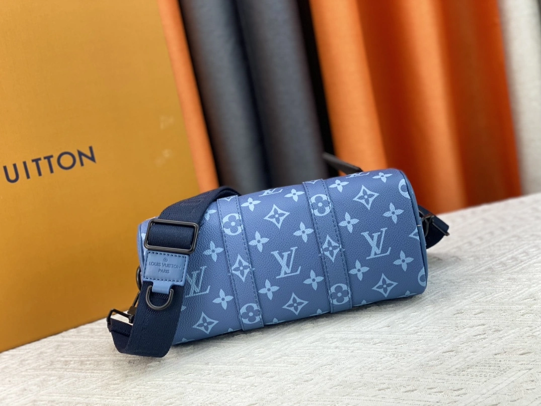 Louis Vuitton AAA Quality Handbags For Women EyeCatching 543