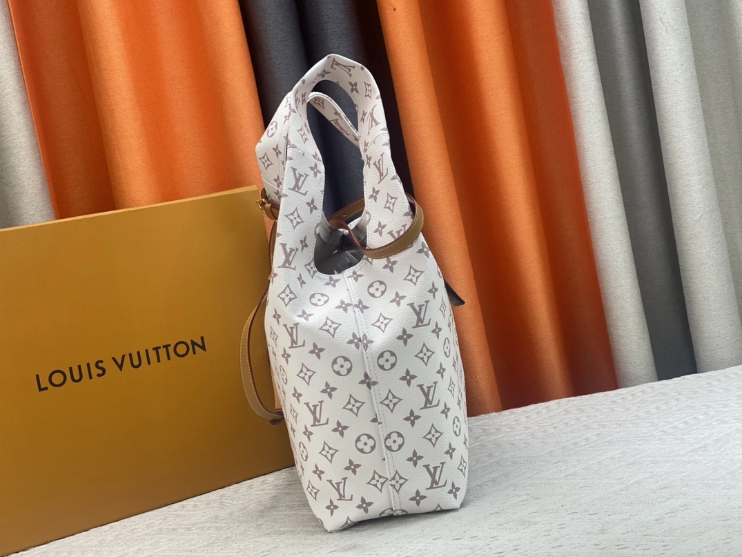 Louis Vuitton AAA Quality Handbags For Women EyeCatching 8237