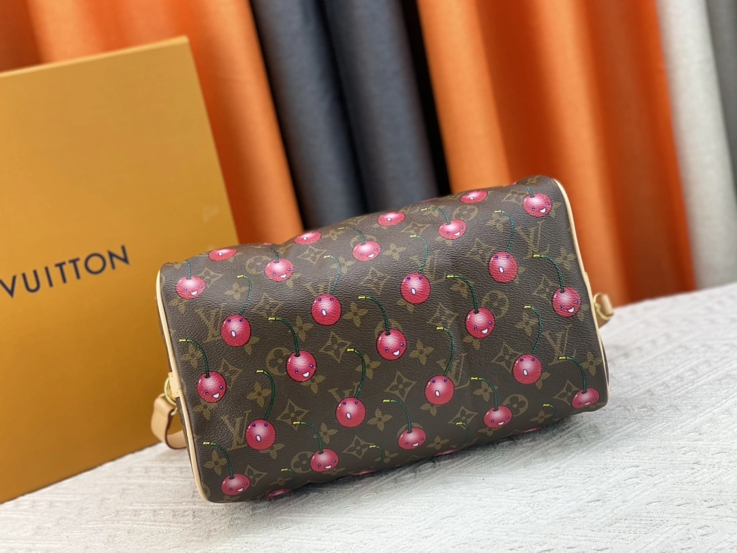Louis Vuitton AAA Quality Handbags For Women Fashionable 7632