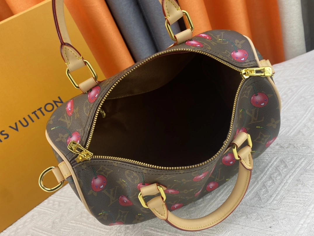 Louis Vuitton AAA Quality Handbags For Women Fashionable 7632