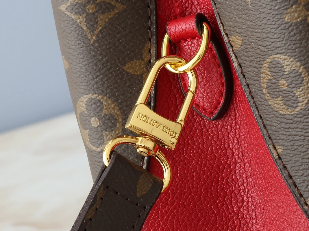 Louis Vuitton AAA Quality Handbags For Women GoAnywhere 6321