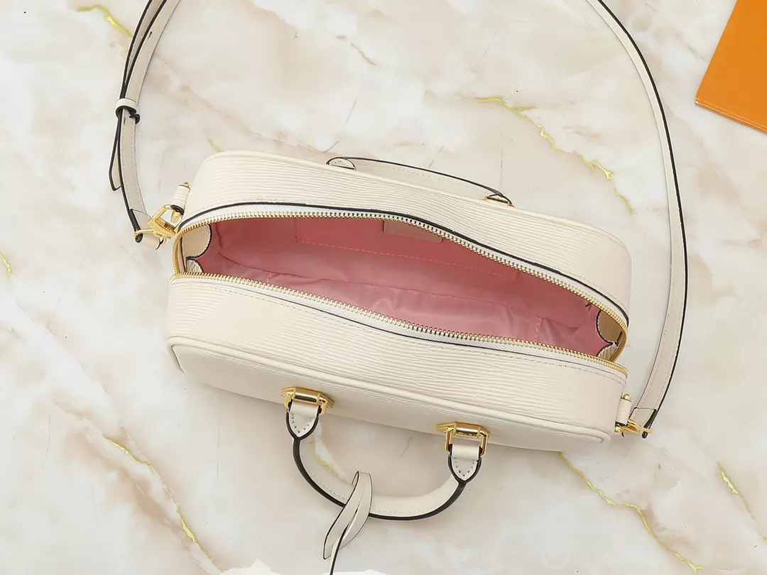 Louis Vuitton AAA Quality Handbags For Women GoAnywhere 8664