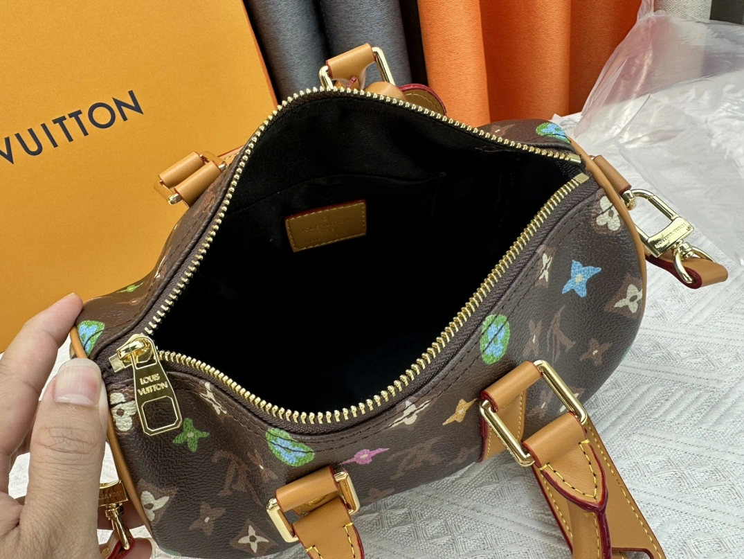 Louis Vuitton AAA Quality Handbags For Women HighQuality 2626