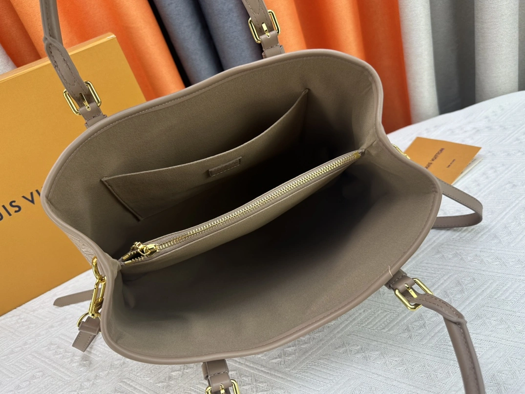 Louis Vuitton AAA Quality Handbags For Women HighQuality 7480