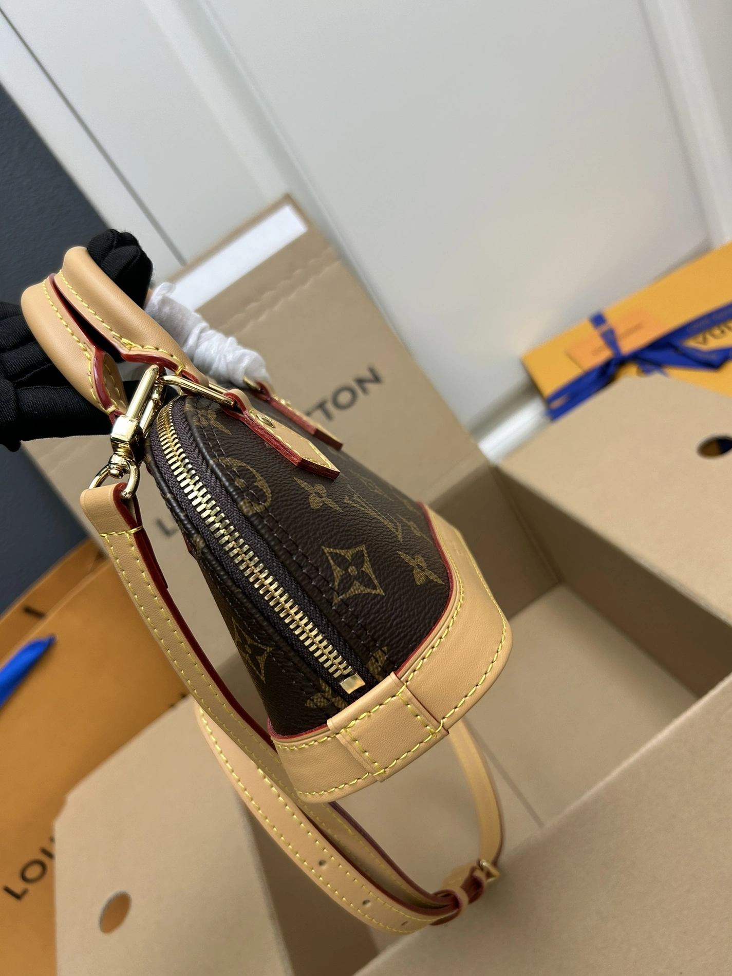 Louis Vuitton AAA Quality Handbags For Women HighQuality 9376