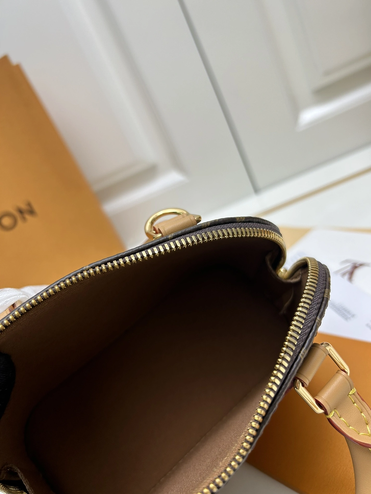 Louis Vuitton AAA Quality Handbags For Women HighQuality 9376