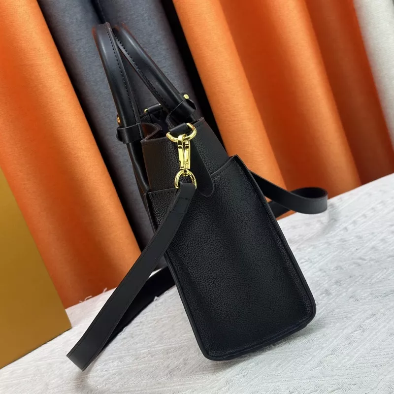 Louis Vuitton AAA Quality Handbags For Women Lightweight 7167