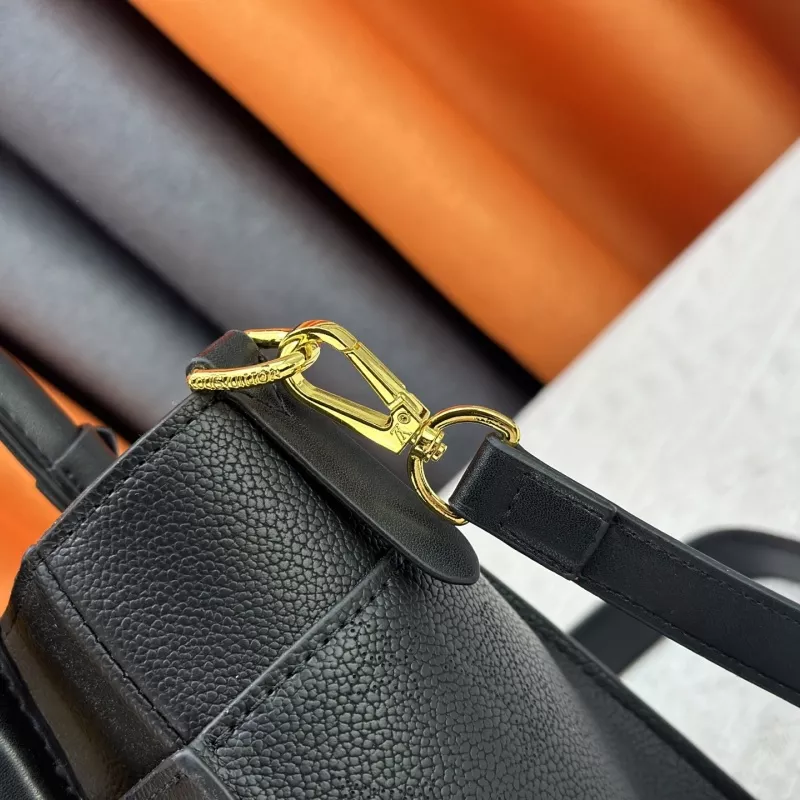 Louis Vuitton AAA Quality Handbags For Women Lightweight 7167