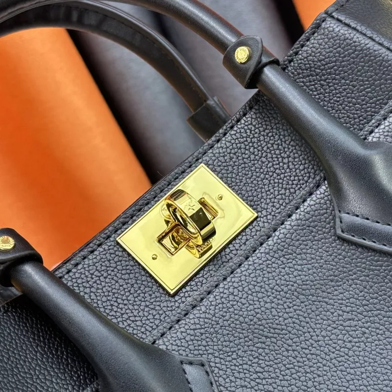 Louis Vuitton AAA Quality Handbags For Women Lightweight 7167
