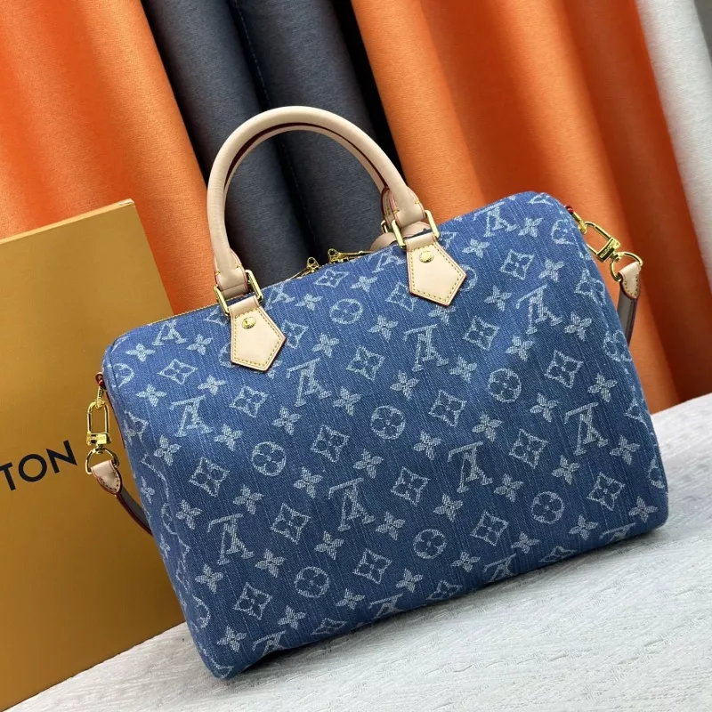 Louis Vuitton AAA Quality Handbags For Women Lightweight 7515