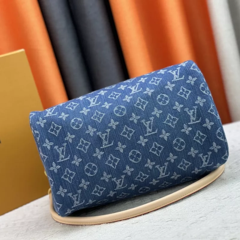 Louis Vuitton AAA Quality Handbags For Women Lightweight 7515