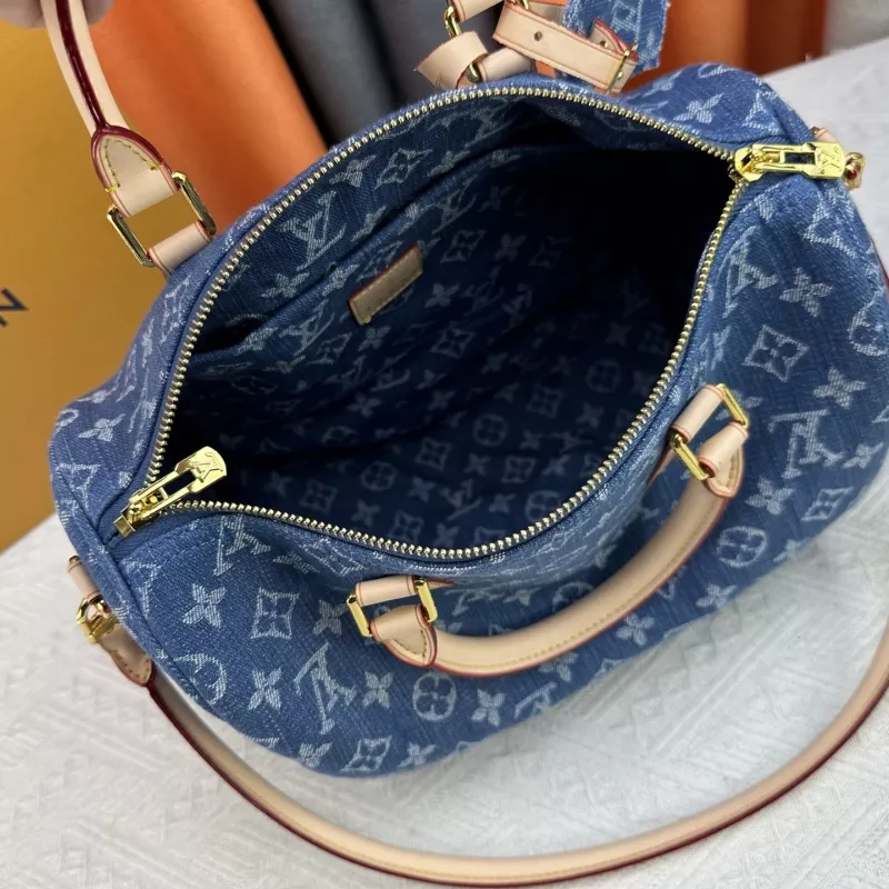 Louis Vuitton AAA Quality Handbags For Women Lightweight 7515