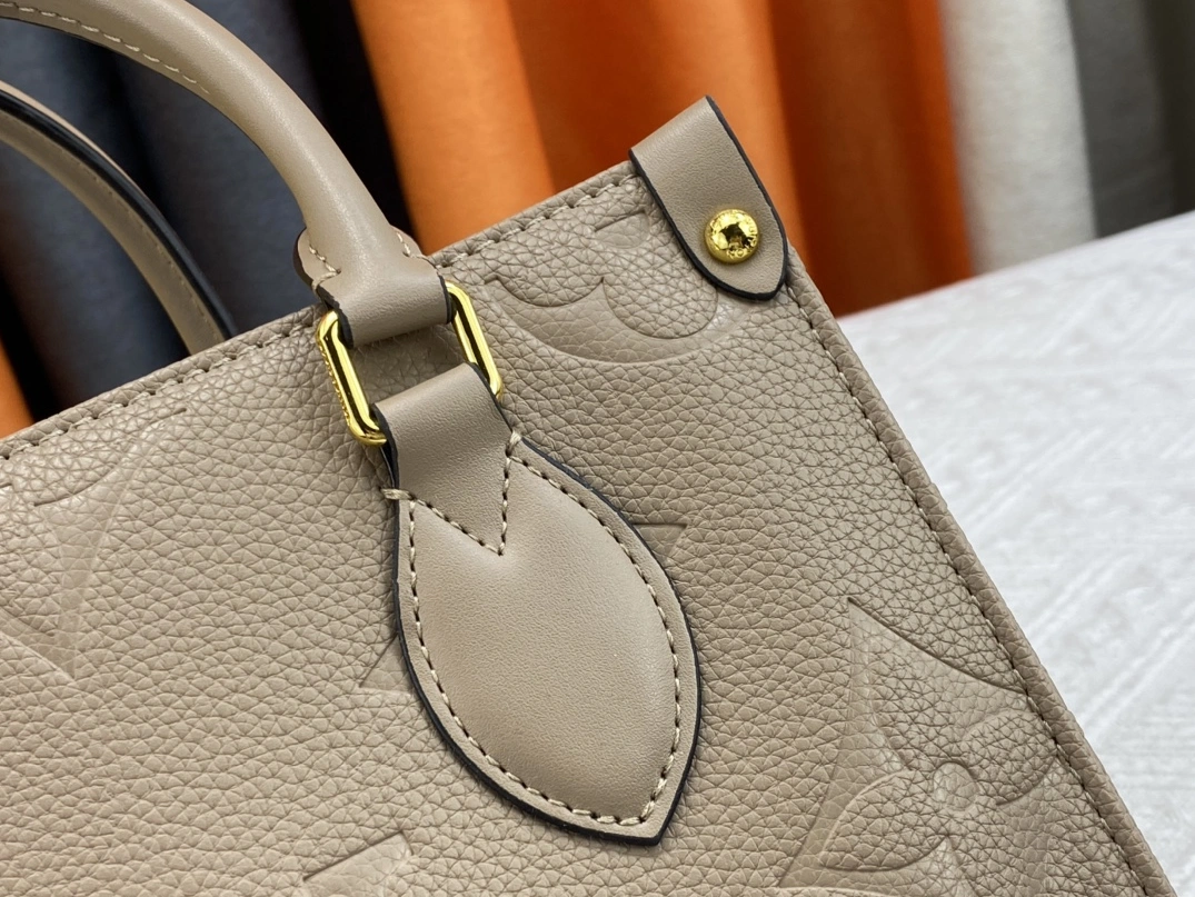 Louis Vuitton AAA Quality Handbags For Women Lightweight 9667