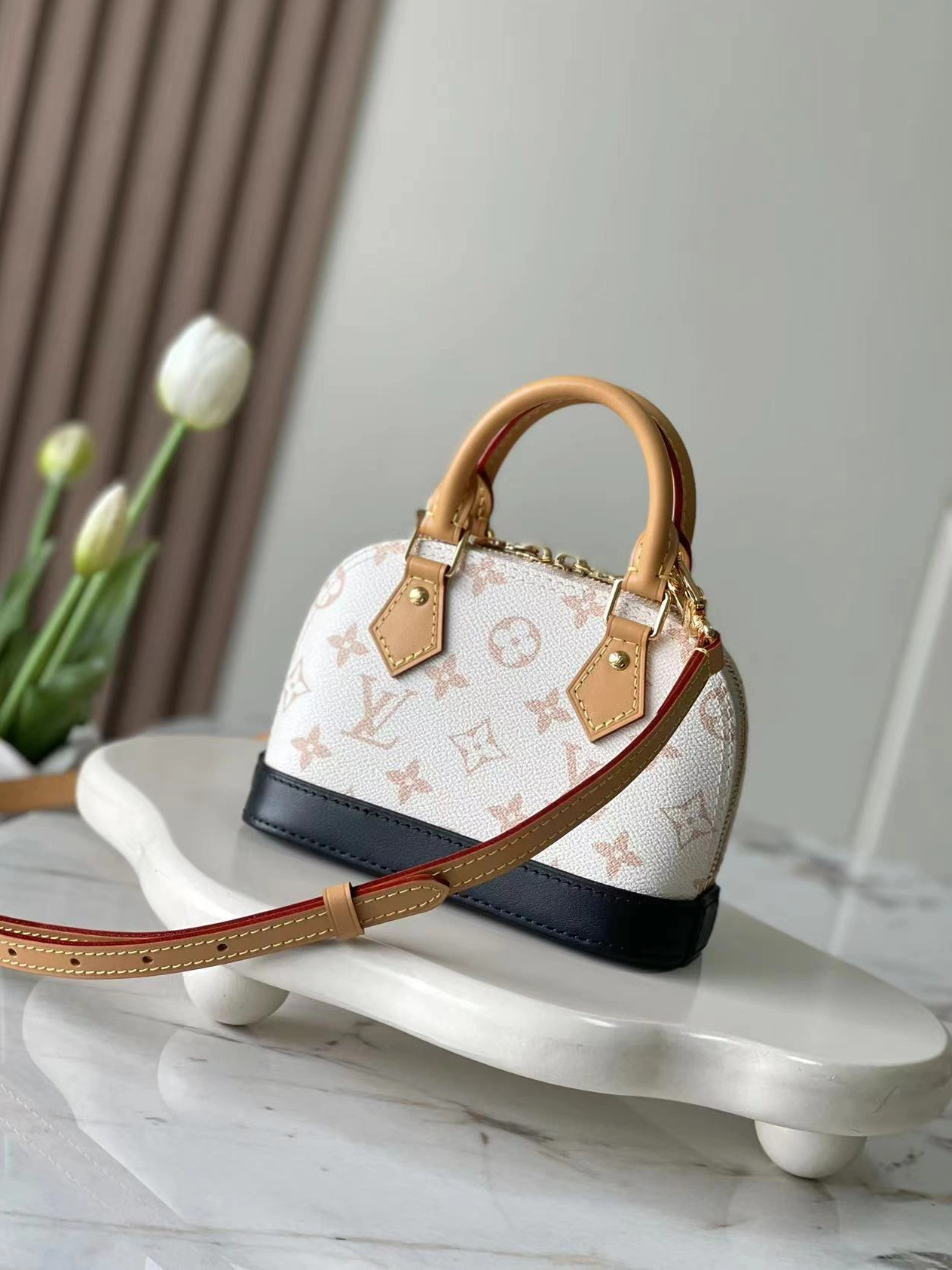 Louis Vuitton AAA Quality Handbags For Women Minimalist 2634