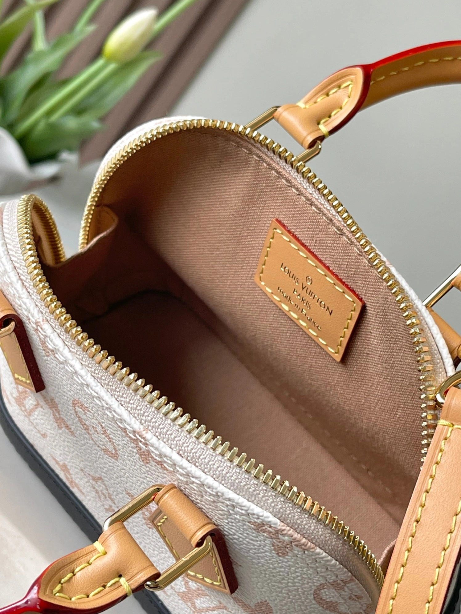 Louis Vuitton AAA Quality Handbags For Women Minimalist 2634