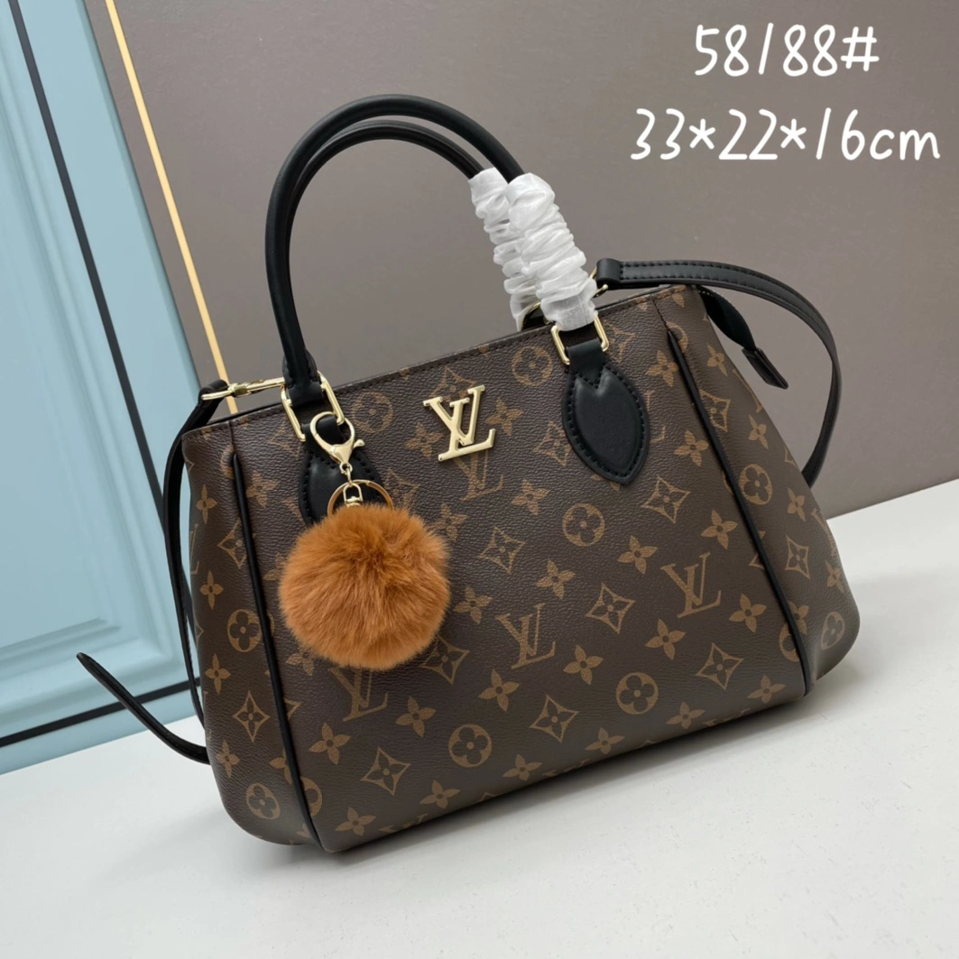Louis Vuitton AAA Quality Handbags For Women Minimalist 5709