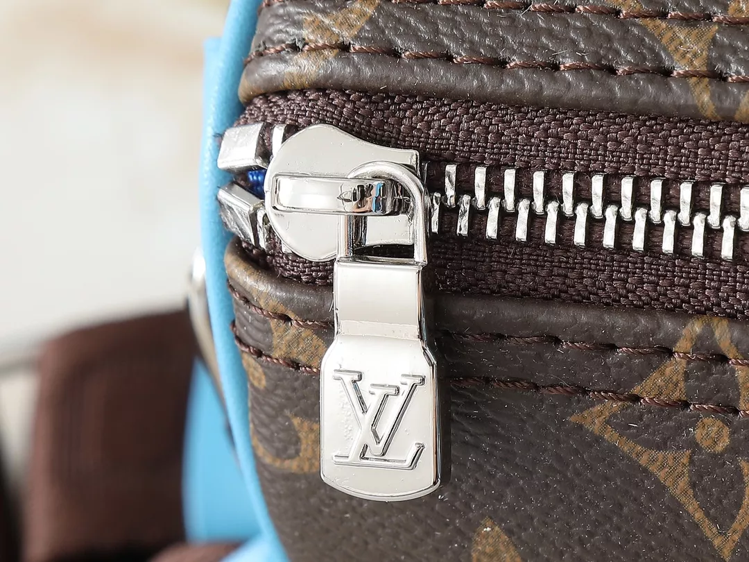 Louis Vuitton AAA Quality Handbags For Women Modern 336
