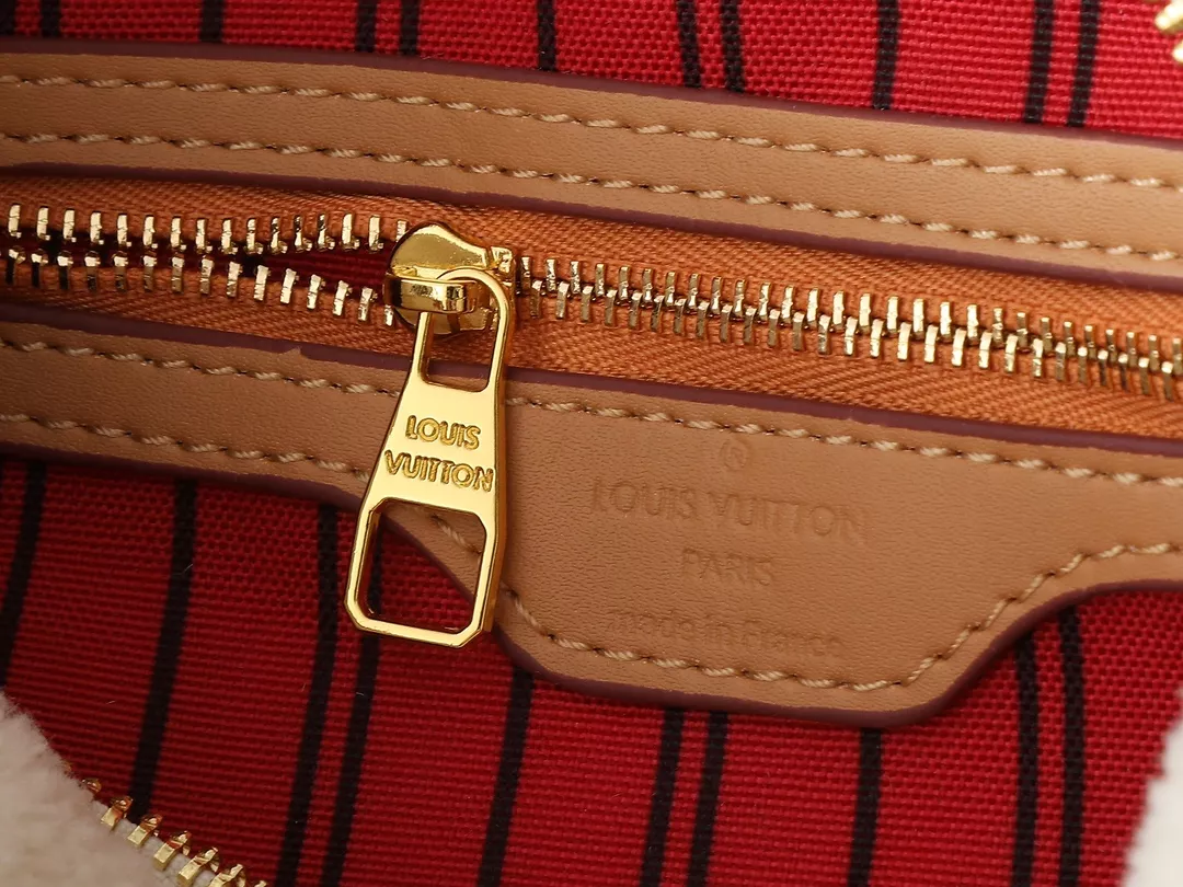 Louis Vuitton AAA Quality Handbags For Women Modern 6994