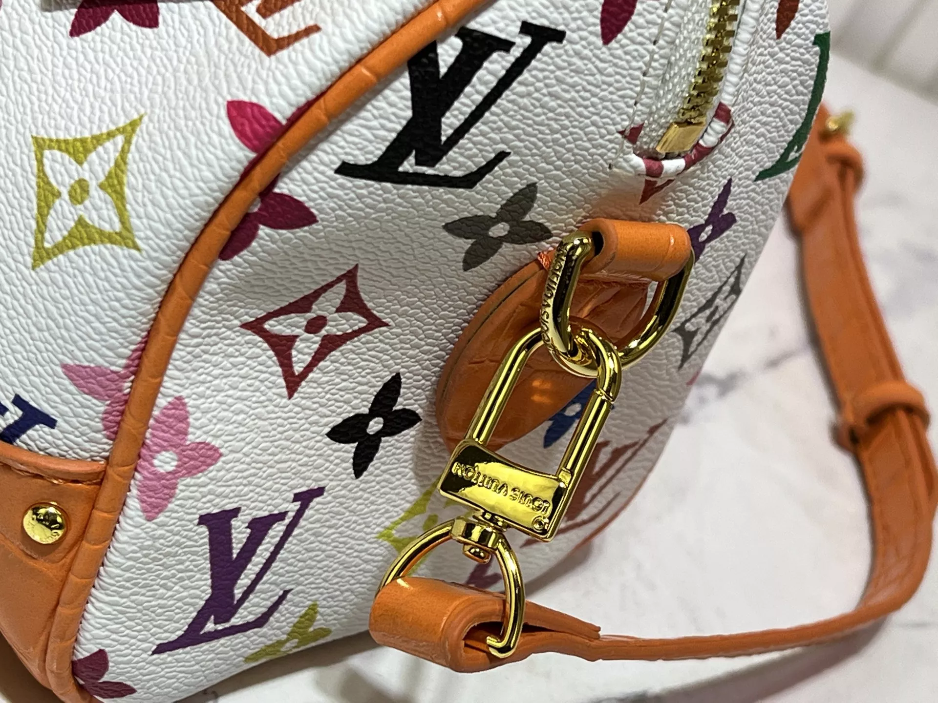 Louis Vuitton AAA Quality Handbags For Women Modern 8960