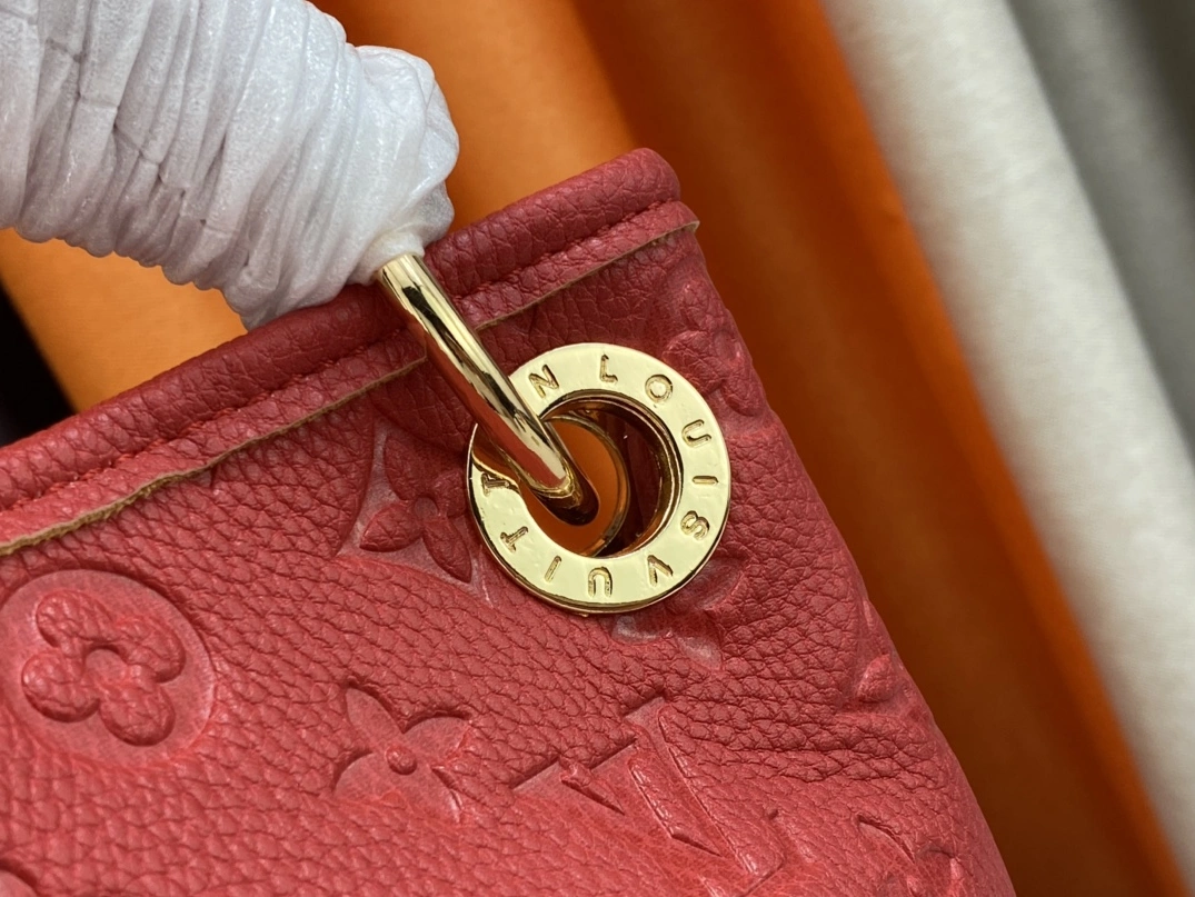 Louis Vuitton AAA Quality Handbags For Women ModernLook 6839